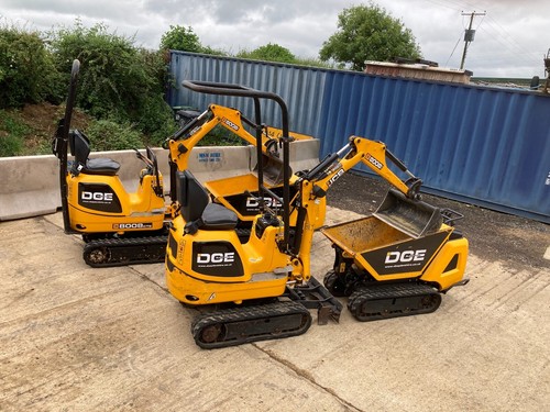 Mini digger hire - 1, ton